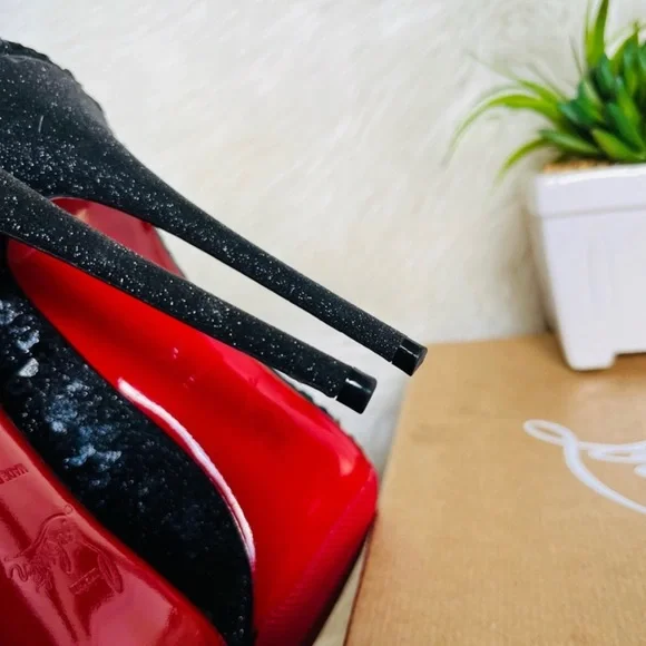 🍾🥂SOLD🥳Christian Louboutin Sequin Heels - Picture 7 of 9